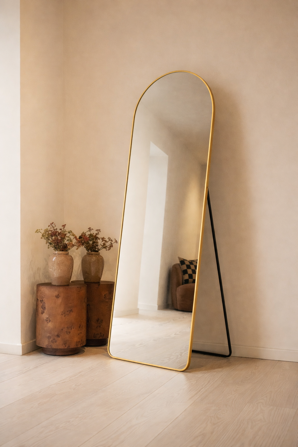 Miroir Pinterest – Miroir Pleine Longueur au Design Courbé avec Support en Métal Doré (170 cm x 70 cm | 9 kg)