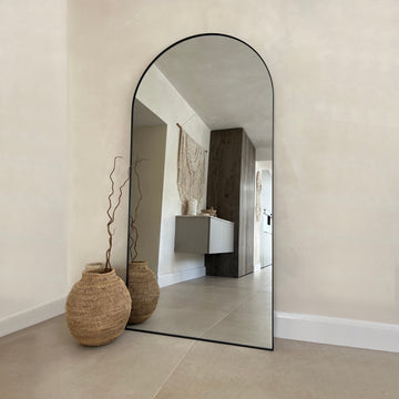 Theo Mirror – Large Full-Length Mirror with Curved Black Metal Frame (180 cm x 90 cm)