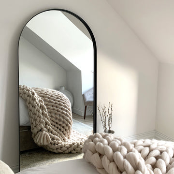 Miroir Arcus – Grand Miroir Mural en Arche en Métal Noir (170 cm x 80 cm)